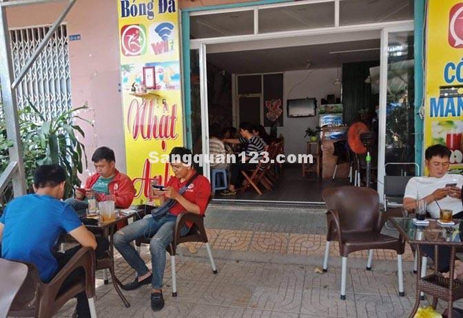 Sang quán cafe bên hông trường đại học Công Nghệ Sài Gòn