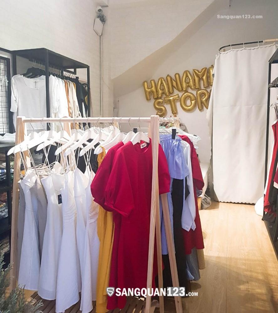 Cần sang nhượng gấp Shop quần áo đường Nguyễn Trãi, Quận 5. Giá 255 triệu