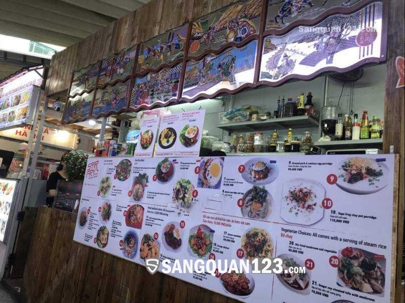 Cần sang lại quầy thức ăn ngay chợ Bến Thành nhiều khách du lịch nước ngoài