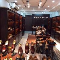 Cần sang lại shop giày Nam cao cấp đang kinh doanh tốt đường Lê Lai, Quận 1