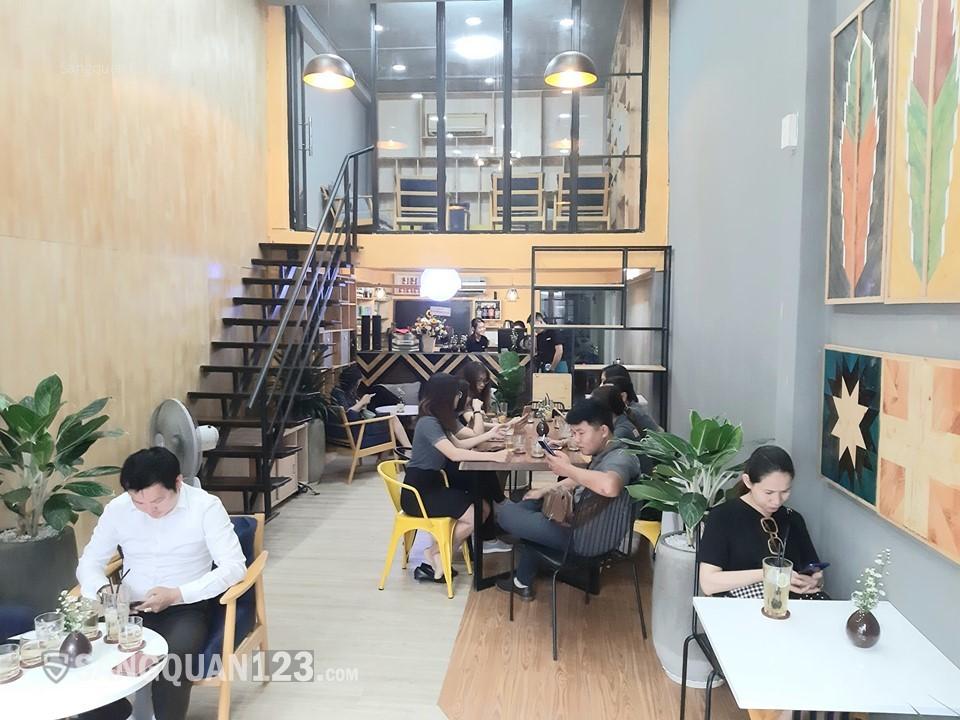Cần sang lại quán Cafe mặt tiền đường Nguyễn Trường Tộ, Quận 4.