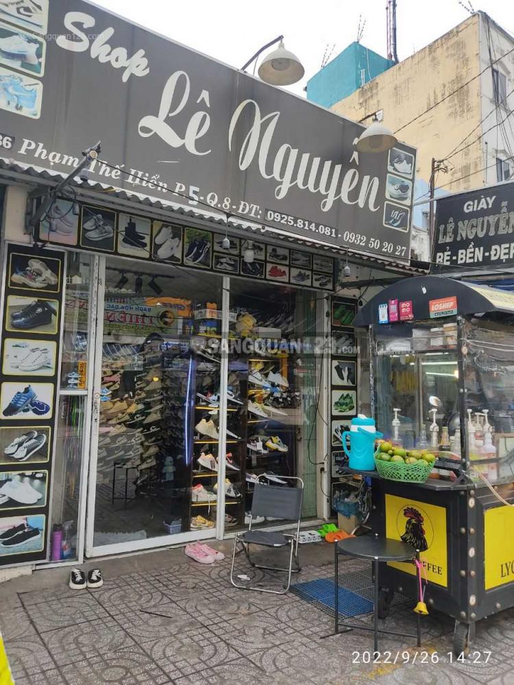 Sang tiệm giày sneaker F1 mặt tiền đường Phạm Thế Hiển, giá thuê mặt bằng chỉ 4 triệu.