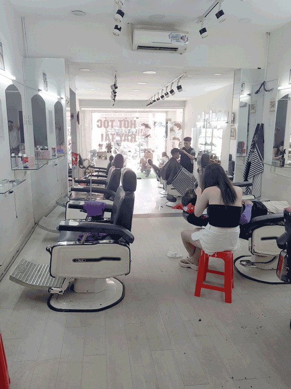 Cần sang tiệm hớt tóc máy lạnh - số 171 Tân Kỳ Tân Quý, Tân Sơn Nhì, Tân Phú