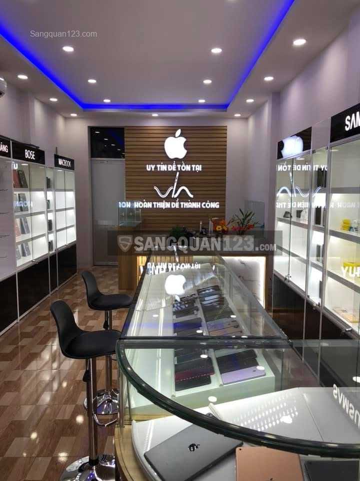 sang cửa hàng điện thoại